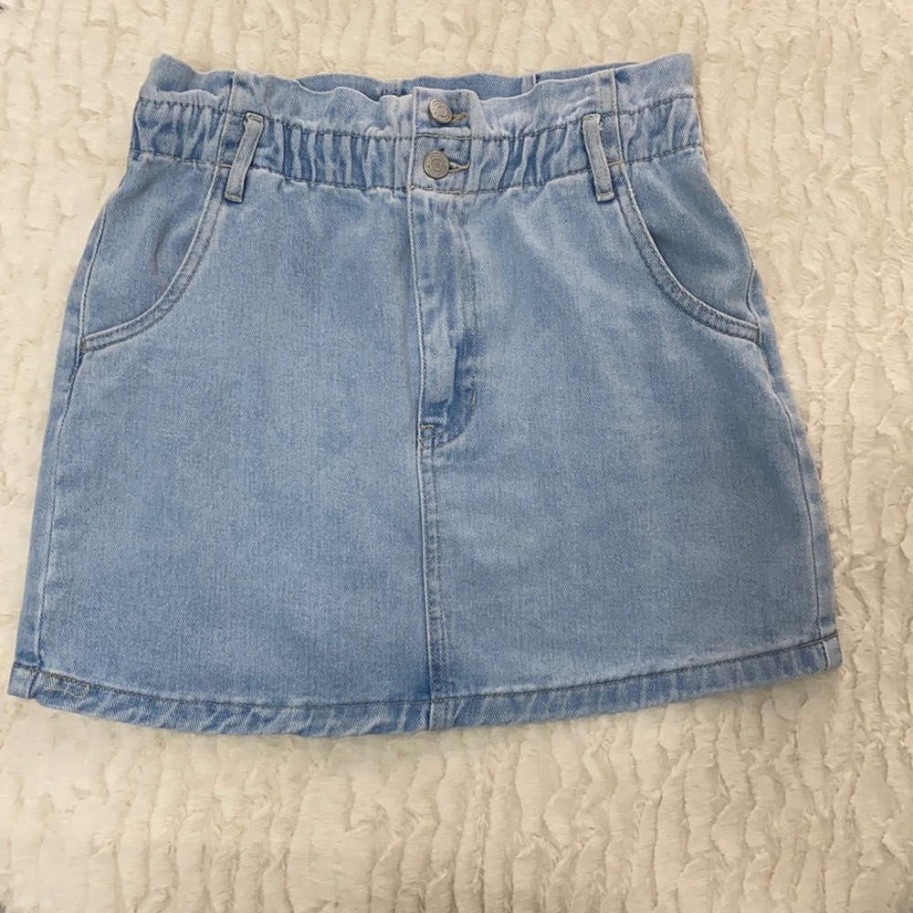 Flirty light wash denim mini skirt